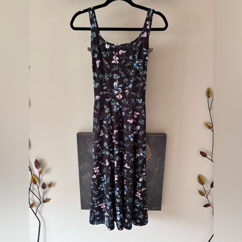 b💙2/$40💙NWOT Helyo Sleeveless Floral Printed A Line Midi Dress Size Small